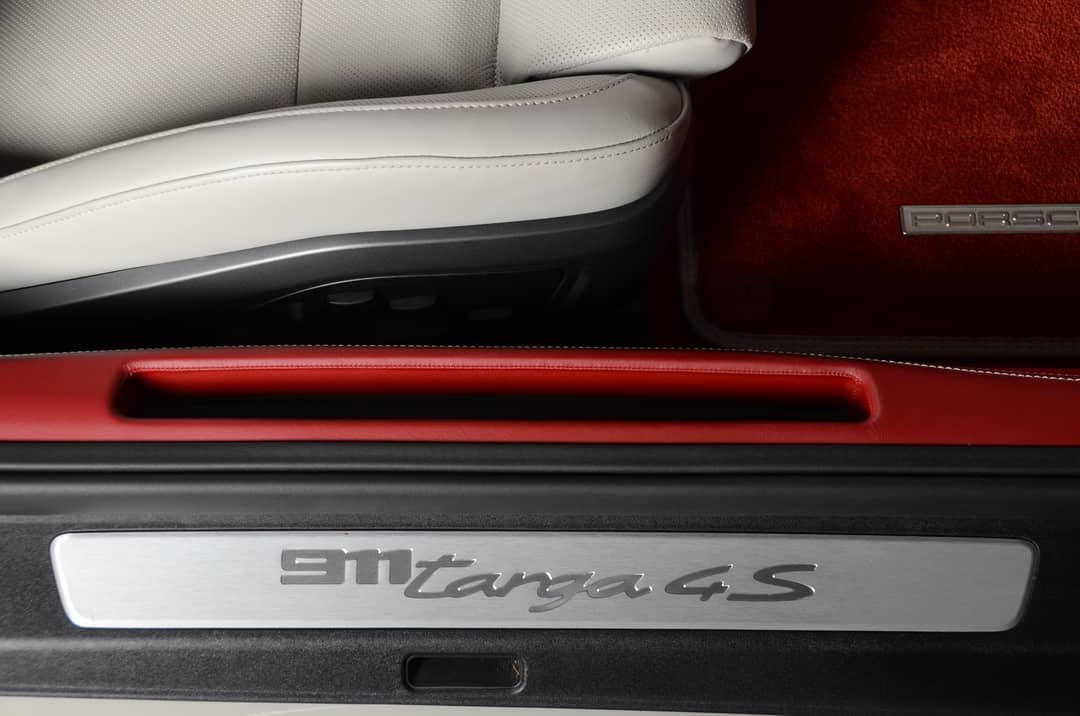 2022 Porsche 911 Targa 4S — photo 32