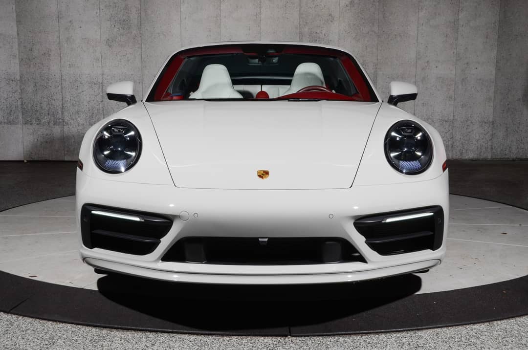 2022 Porsche 911 Targa 4S — photo 8