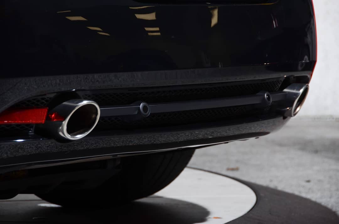 2005 Aston Martin DB9 — photo 25