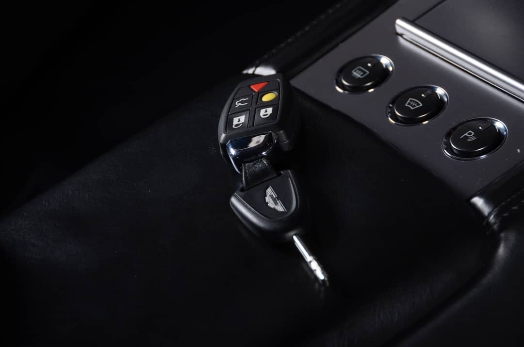 2005 Aston Martin DB9 — photo 32
