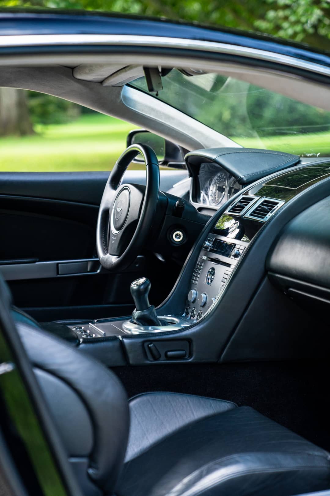 2005 Aston Martin DB9 — photo 8