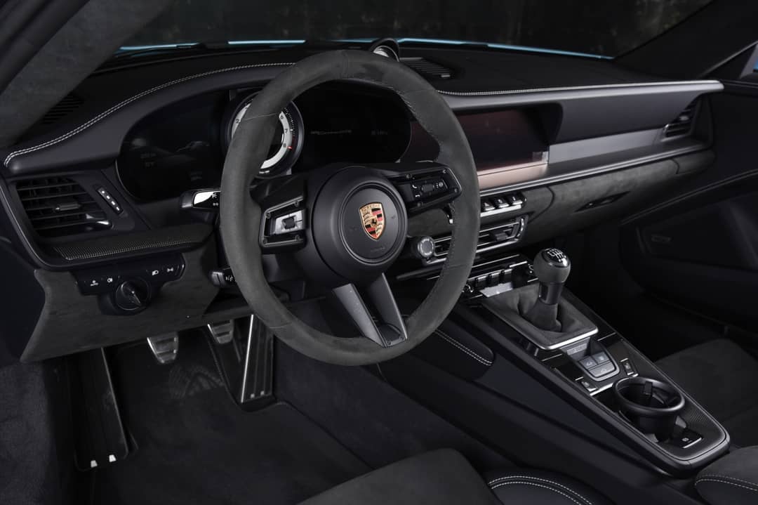 2024 Porsche 911 Carrera GTS — photo 4
