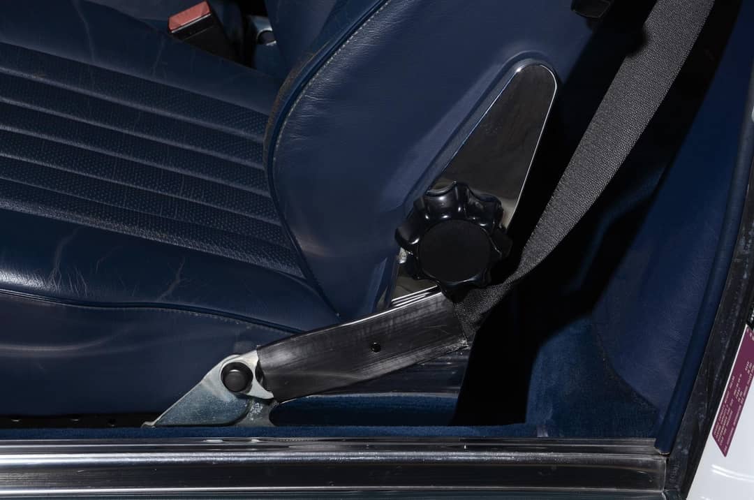 1989 Mercedes-Benz 560-Class 560 SL — photo 18
