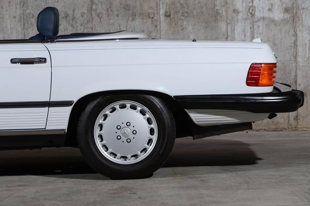 1989 Mercedes-Benz 560-Class 560 SL — photo 34