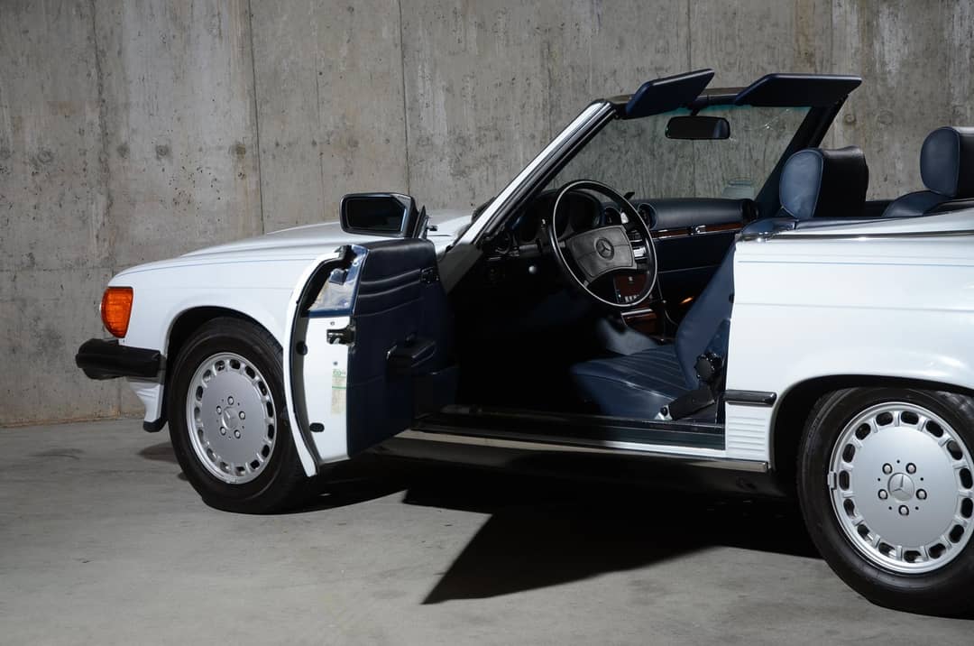 1989 Mercedes-Benz 560-Class 560 SL — photo 38