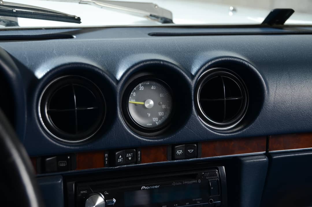1989 Mercedes-Benz 560-Class 560 SL — photo 40
