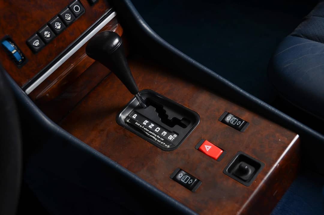 1989 Mercedes-Benz 560-Class 560 SL — photo 41