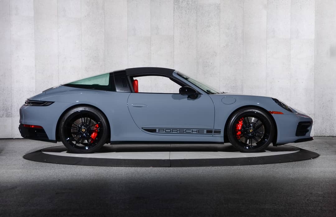 2024 Porsche 911 Targa 4 GTS — photo 2