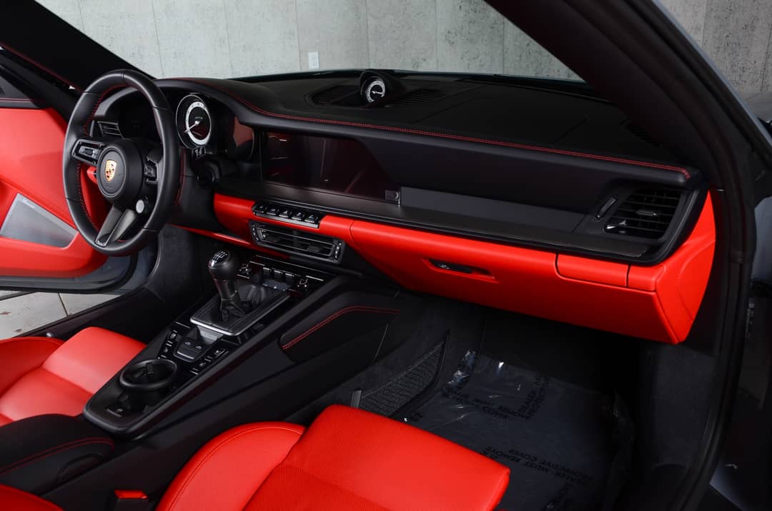 2024 Porsche 911 Targa 4 GTS — photo 35