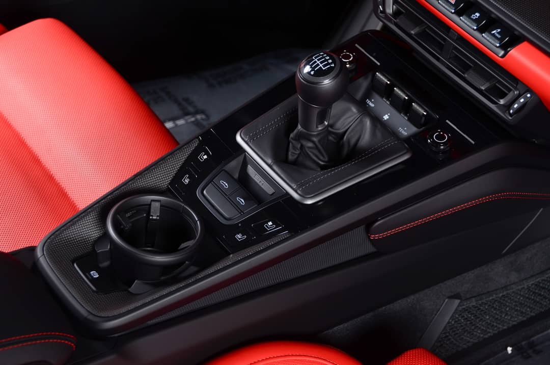 2024 Porsche 911 Targa 4 GTS — photo 37