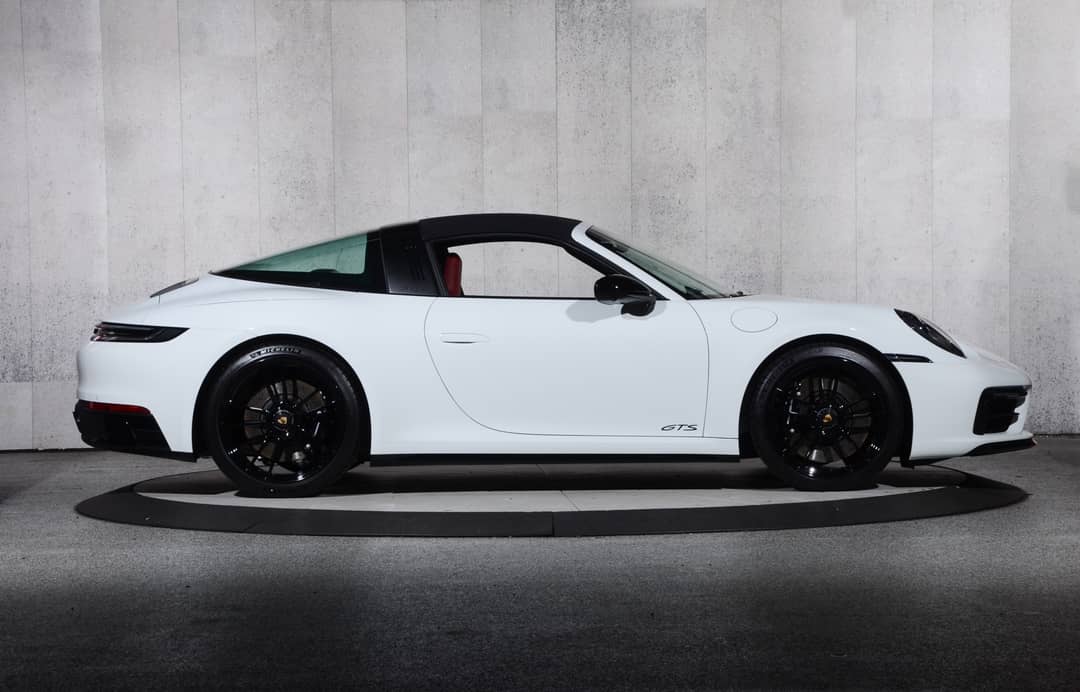 2024 Porsche 911 Targa 4 GTS — photo 2
