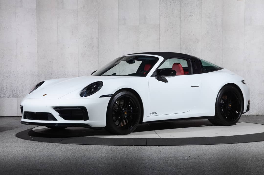 2024 Porsche 911 Targa 4 GTS — photo 17