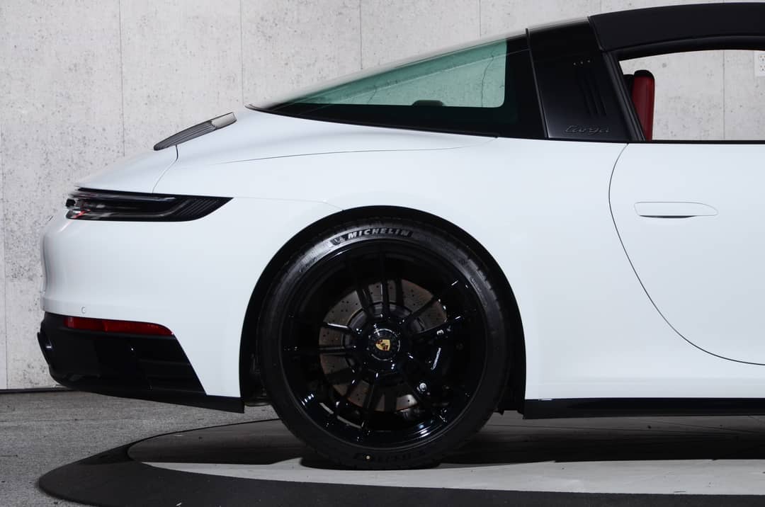 2024 Porsche 911 Targa 4 GTS — photo 3