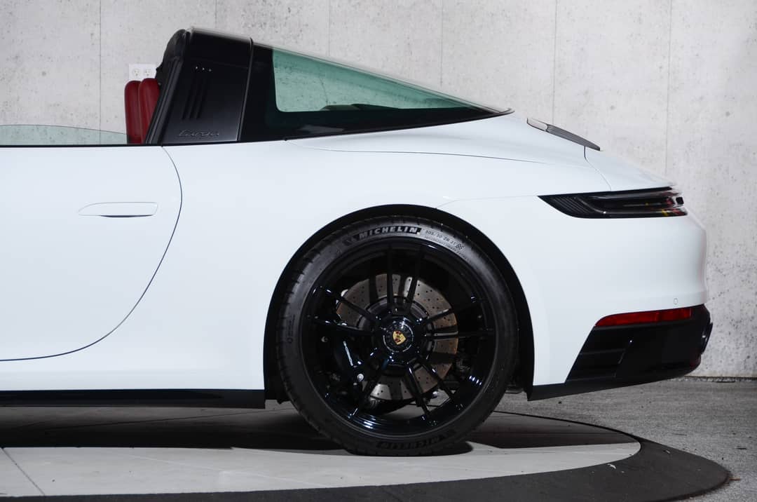 2024 Porsche 911 Targa 4 GTS — photo 21