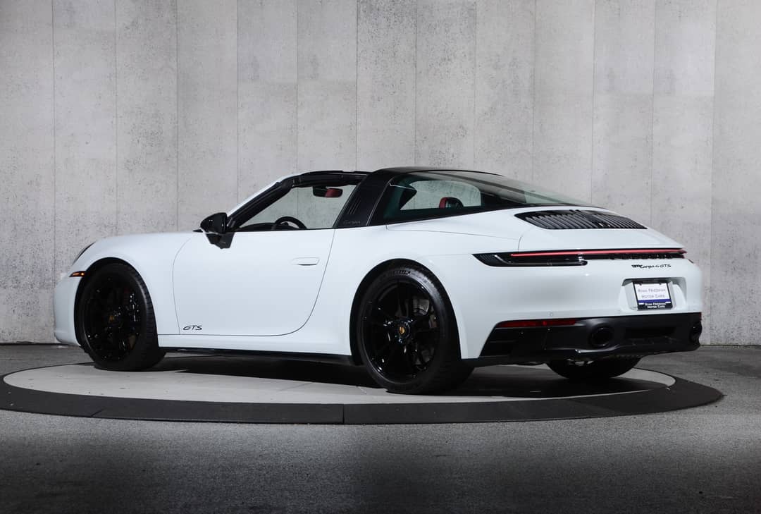 2024 Porsche 911 Targa 4 GTS — photo 24