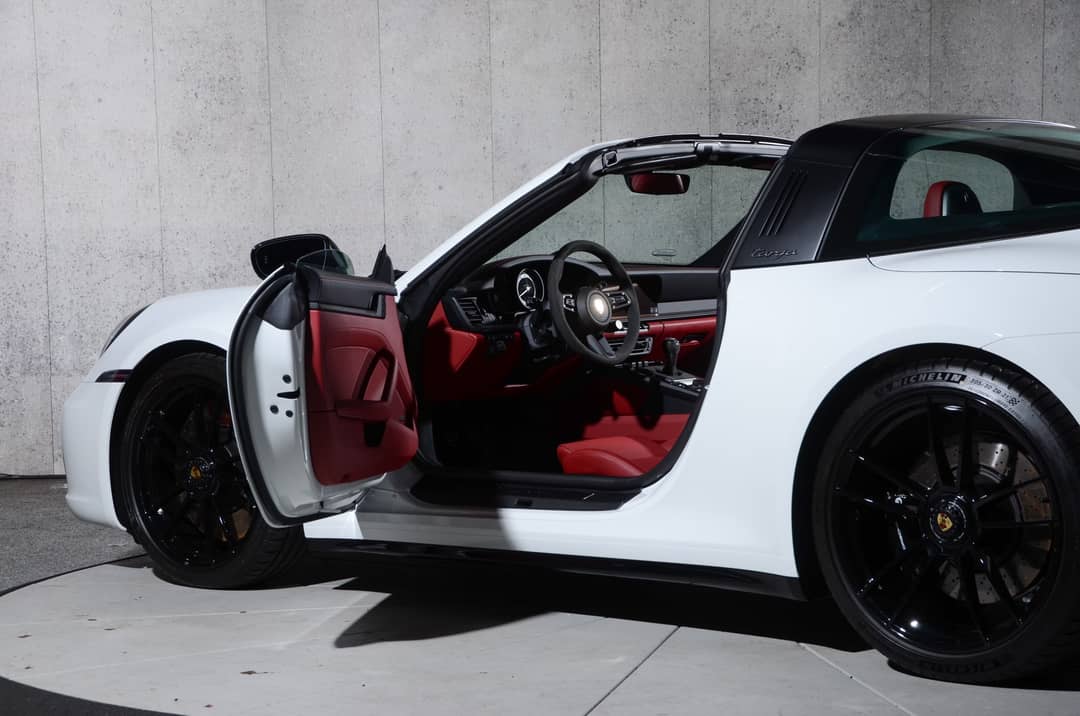 2024 Porsche 911 Targa 4 GTS — photo 26