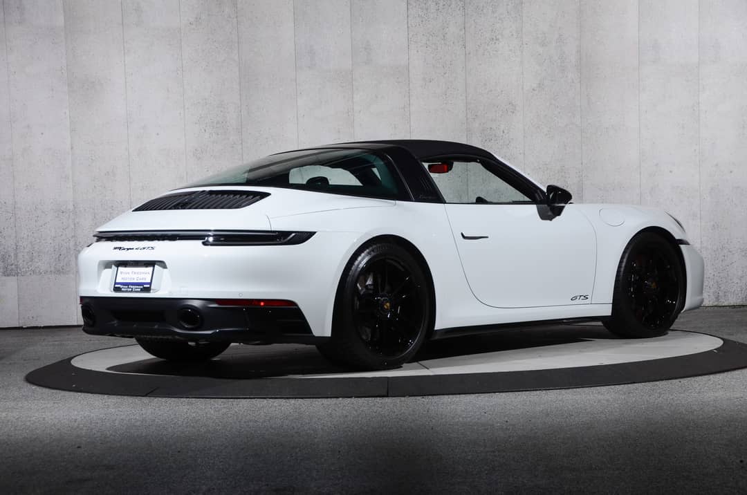2024 Porsche 911 Targa 4 GTS — photo 32