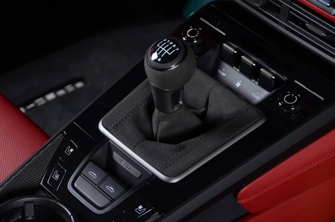 2024 Porsche 911 Targa 4 GTS — photo 34