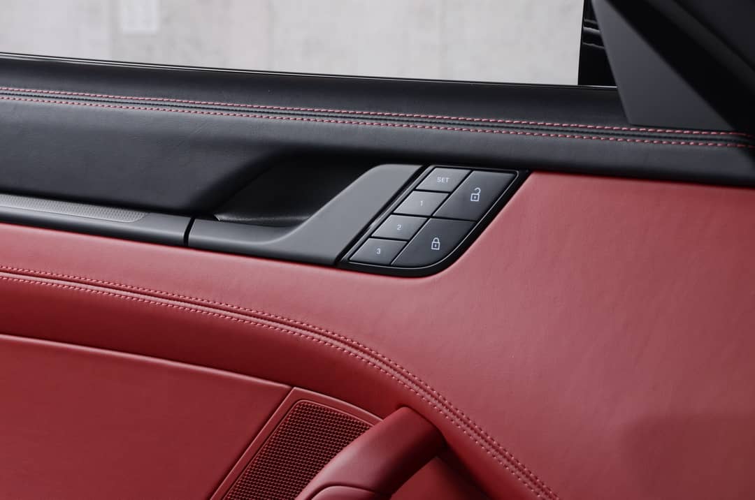 2024 Porsche 911 Targa 4 GTS — photo 37