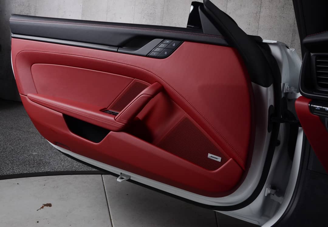 2024 Porsche 911 Targa 4 GTS — photo 38