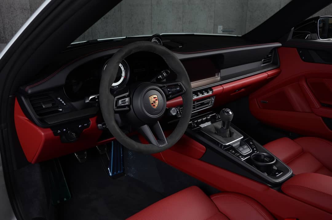 2024 Porsche 911 Targa 4 GTS — photo 50