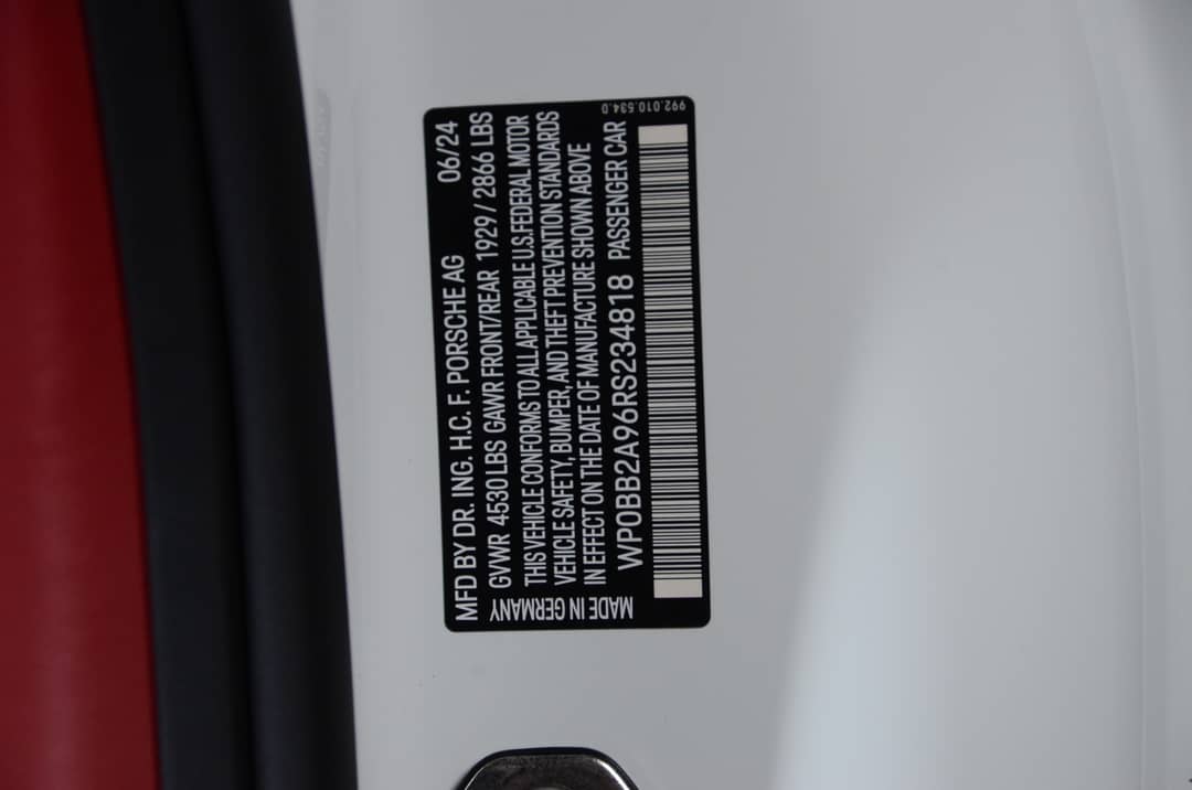 2024 Porsche 911 Targa 4 GTS — photo 52