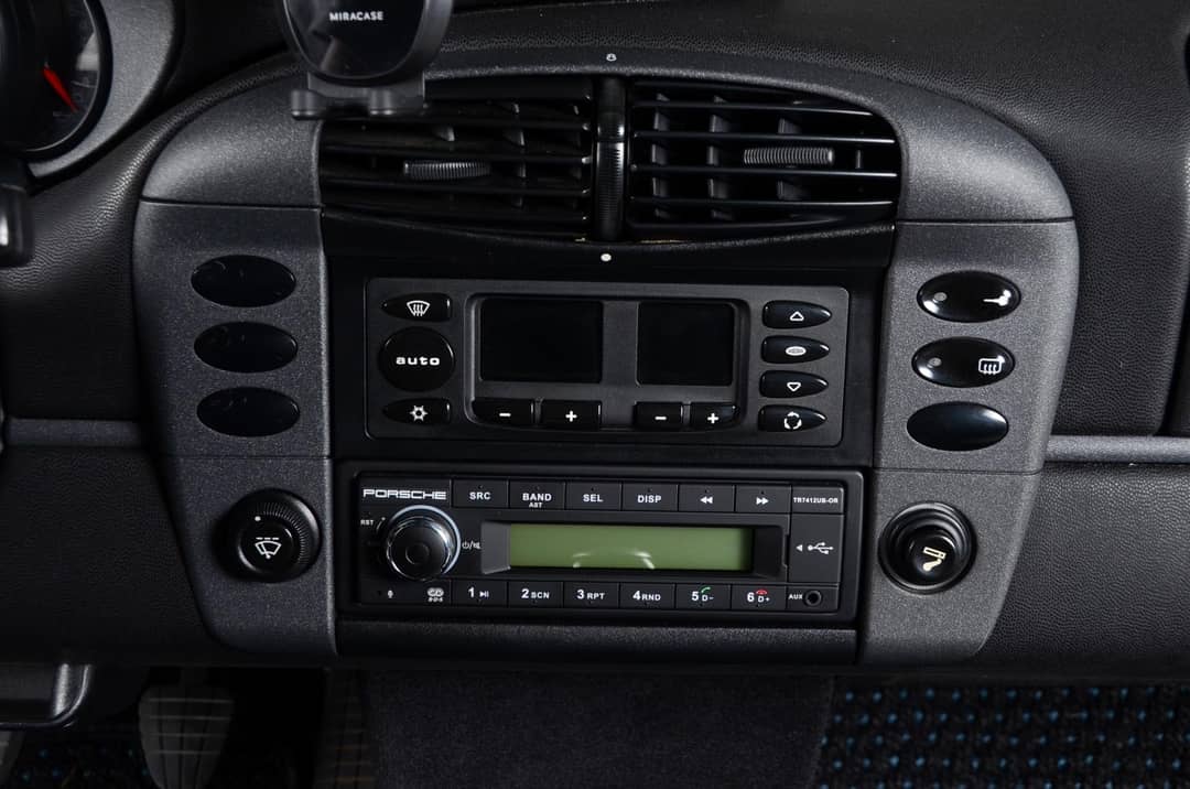 1999 Porsche 911 Carrera — photo 32