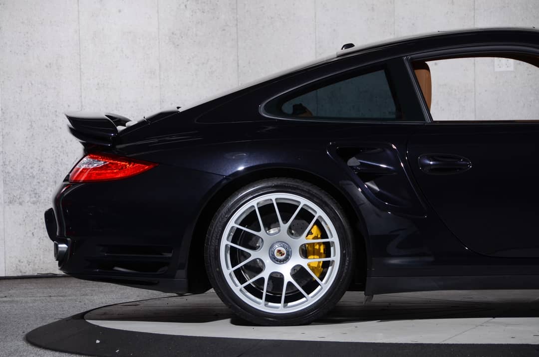 2011 Porsche 911 Turbo S — photo 2