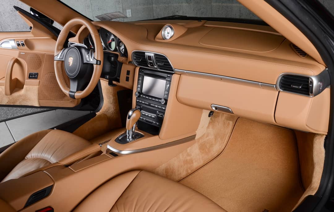 2011 Porsche 911 Turbo S — photo 28