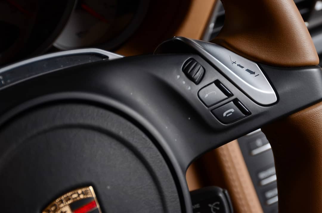2011 Porsche 911 Turbo S — photo 37