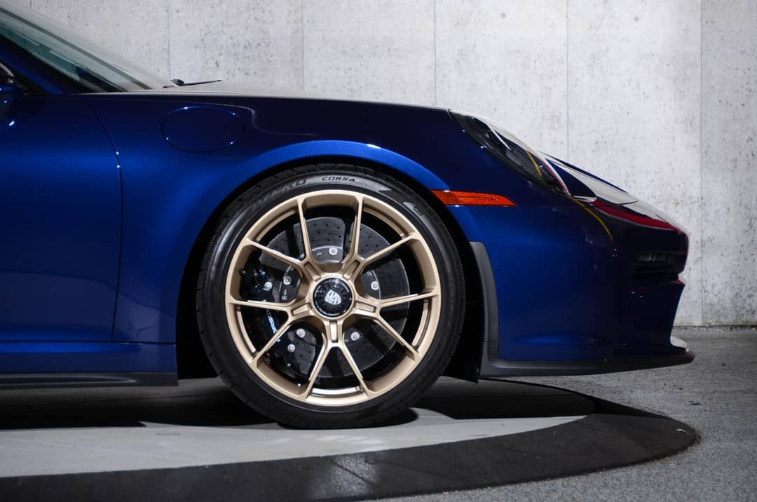 2024 Porsche 911 GT3 Touring — photo 3