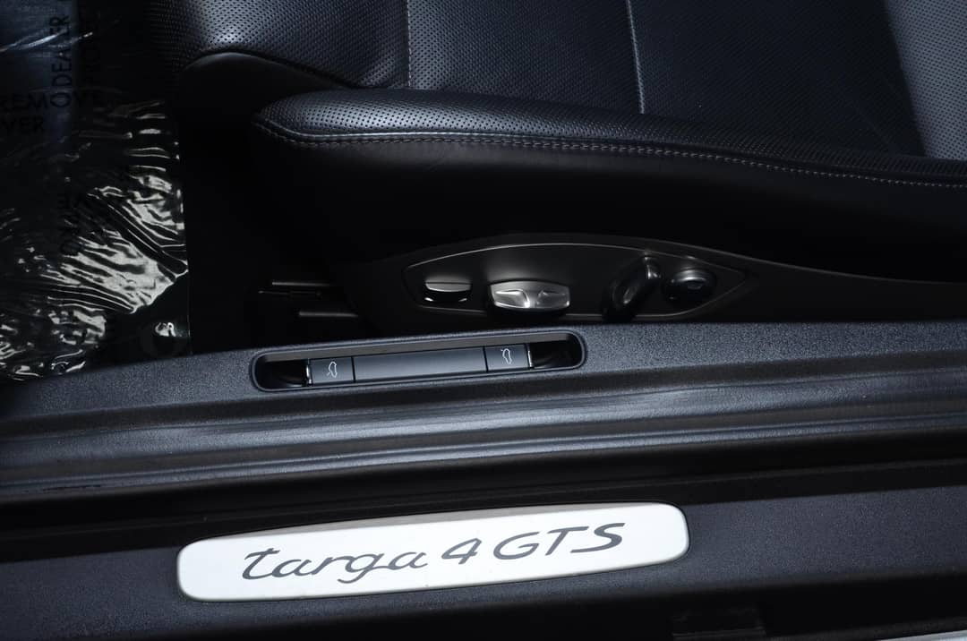 2016 Porsche 911 Targa 4 GTS — photo 16