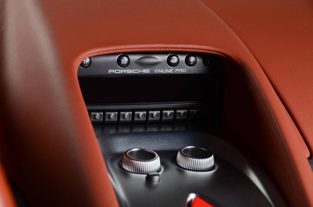 2005 Porsche Carrera GT — photo 25