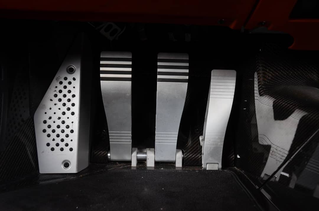 2005 Porsche Carrera GT — photo 30