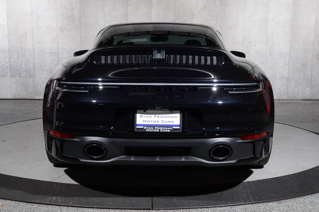 2024 Porsche 911 Targa 4 GTS — photo 11