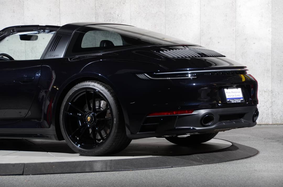 2024 Porsche 911 Targa 4 GTS — photo 14