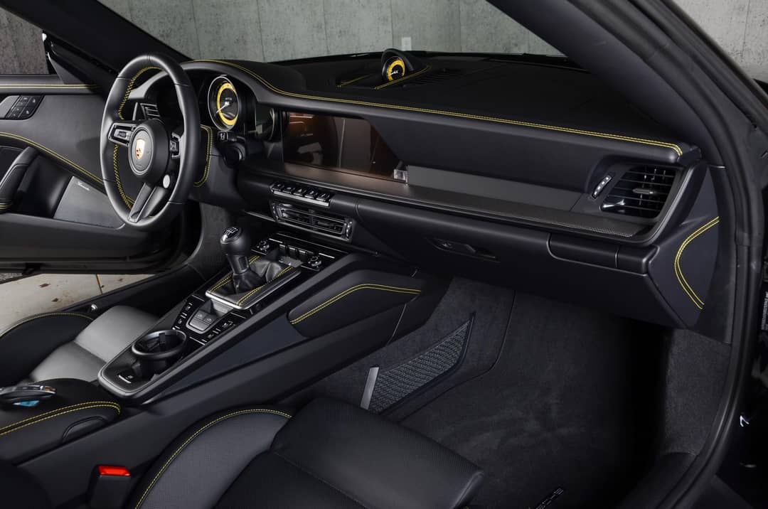 2024 Porsche 911 Targa 4 GTS — photo 21