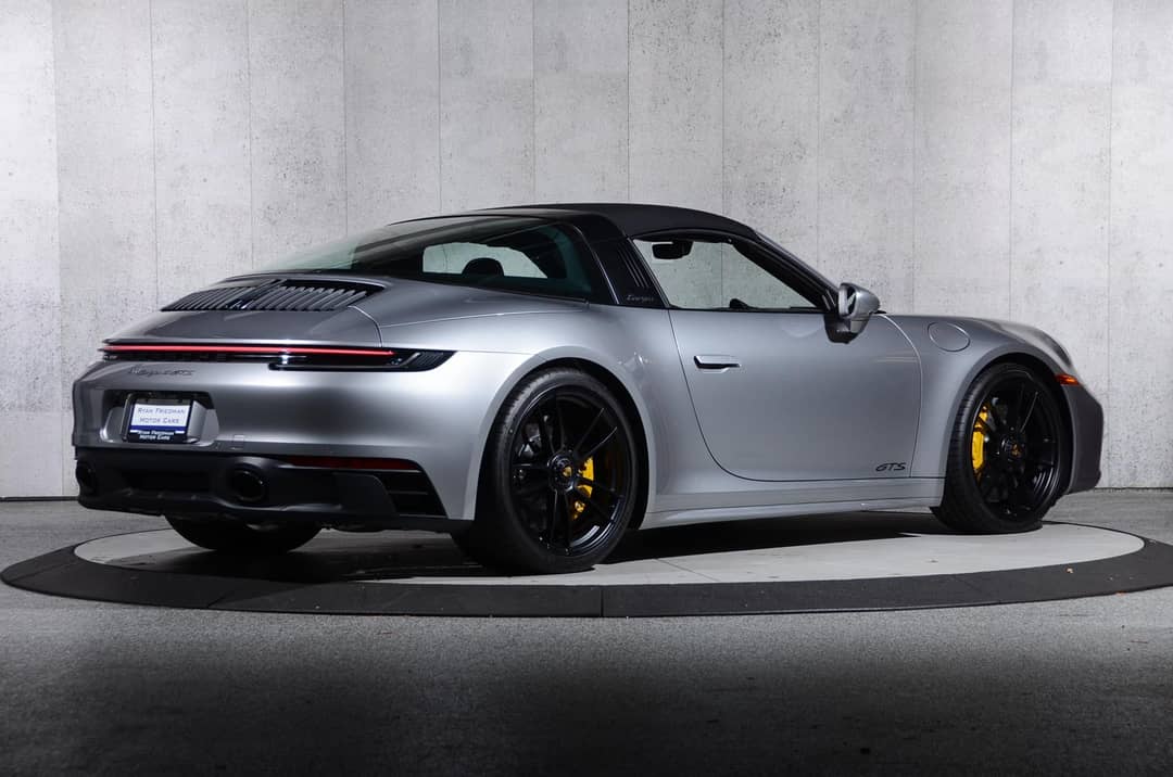 2024 Porsche 911 Targa 4 GTS — photo 33