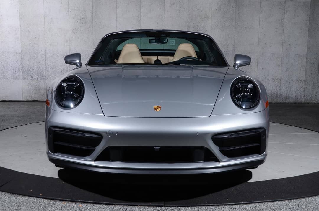 2024 Porsche 911 Targa 4 GTS — photo 9