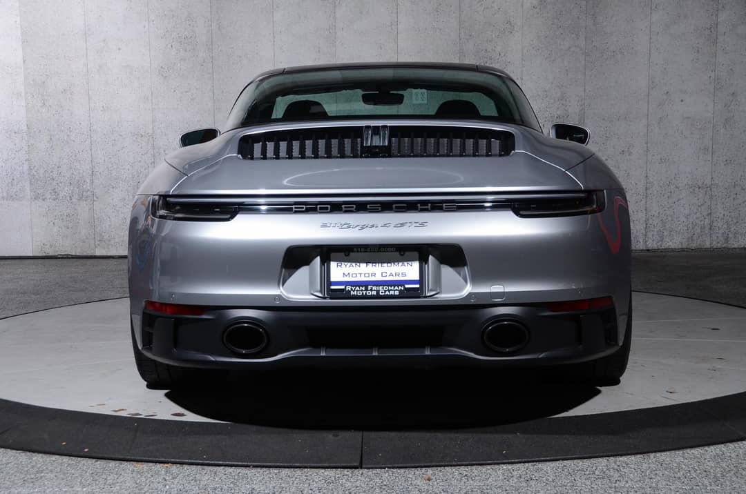 2024 Porsche 911 Targa 4 GTS — photo 10
