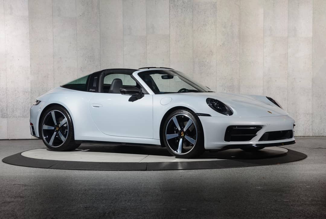 2024 Porsche 911 Targa 4S — photo 2