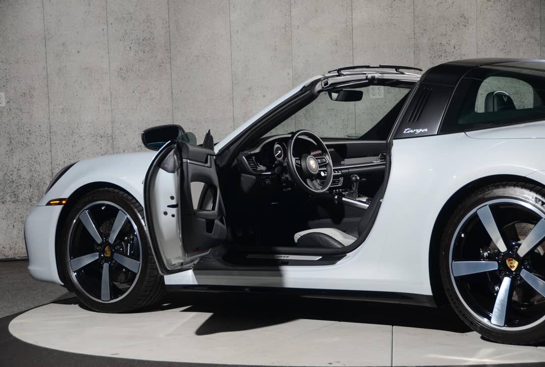 2024 Porsche 911 Targa 4S — photo 18