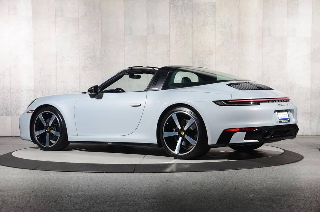 2024 Porsche 911 Targa 4S — photo 3