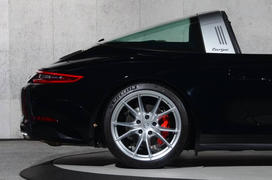 2019 Porsche 911 Targa 4S — photo 9