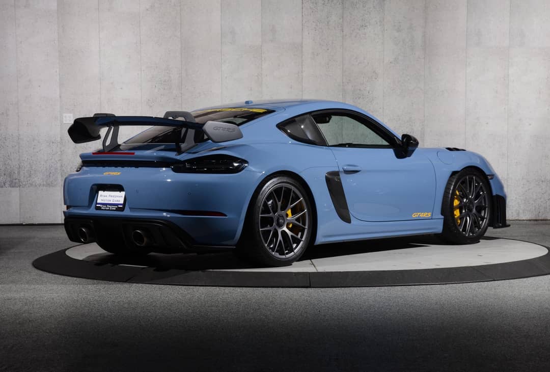 2023 Porsche 718 Cayman GT4 RS — photo 3