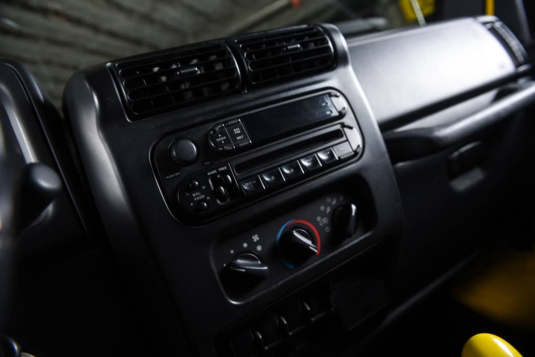 2004 Jeep Wrangler X — photo 21