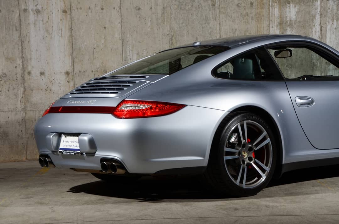 2011 Porsche 911 Carrera 4S — photo 12