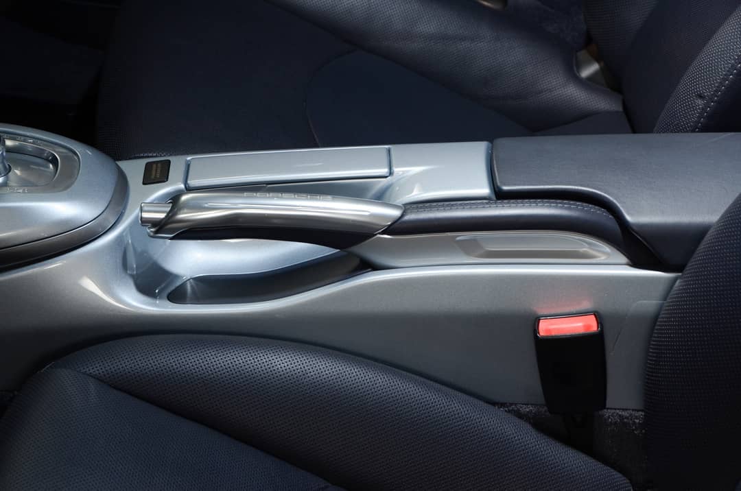 2011 Porsche 911 Carrera 4S — photo 23