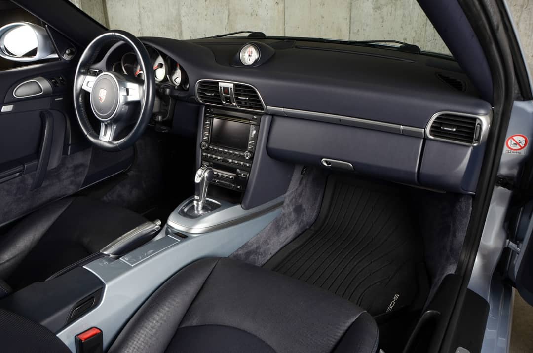 2011 Porsche 911 Carrera 4S — photo 29