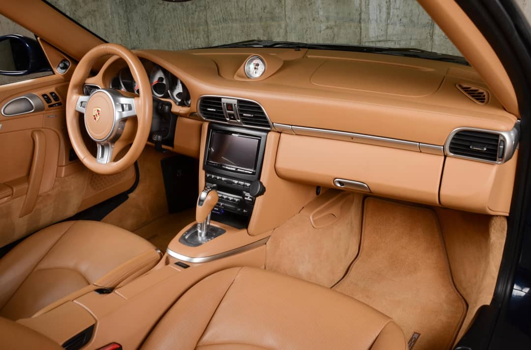 2012 Porsche 911 Carrera 4S — photo 17